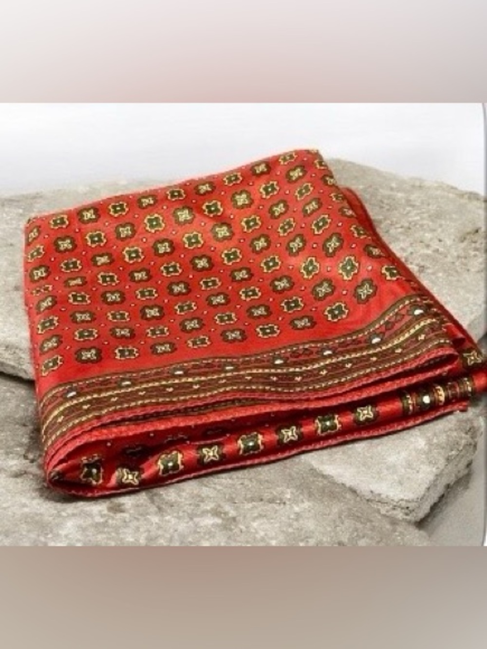 🔴Women’s Vintage Classic Square Scarf - Picture 2 of 6
